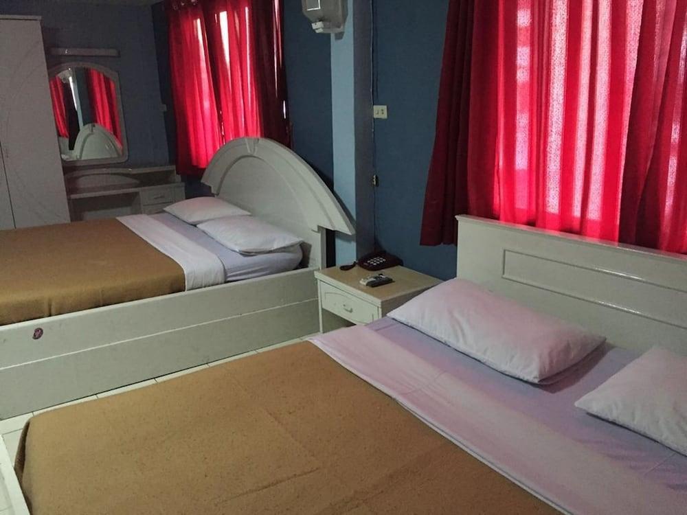 Khách sạn hẻo lánh Paradise House Bangkok