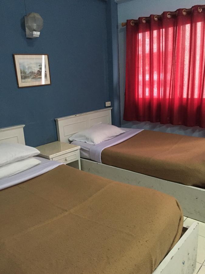 Khách sạn hẻo lánh Paradise House 2*