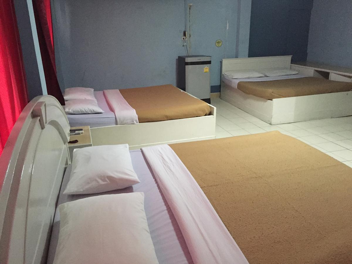 Khách sạn hẻo lánh Paradise House 2*